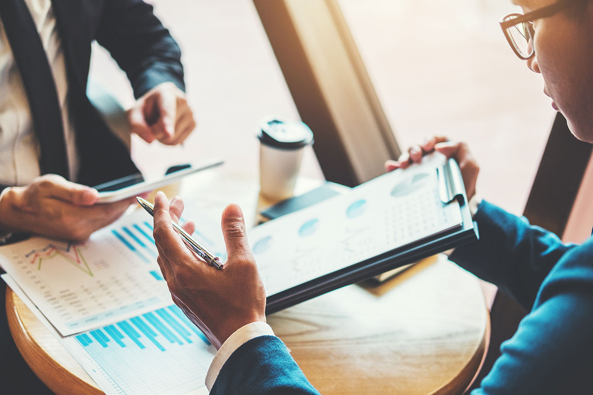 How clarity governs performance